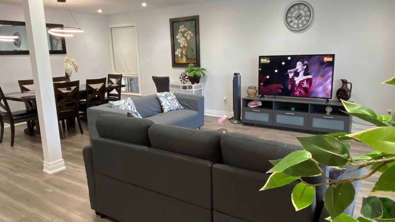 Spectacular 3 Bedroom 2 Wr House - Close To Airport Toronto Exterior photo