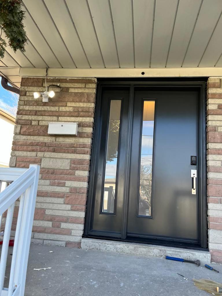 Spectacular 3 Bedroom 2 Wr House - Close To Airport Toronto Exterior photo